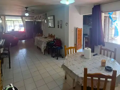 Casa 6 ambientes con 3 baños