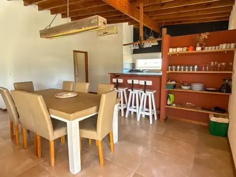 Casa 5 ambientes con 3 baños