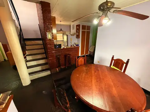 Casa 4 ambientes con 2 baños