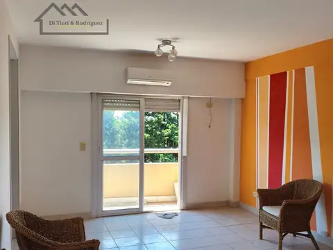 Departamento 2 ambientes amplio y luminoso frente al Carrefour – Martín Coronado