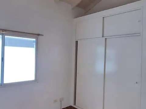 Depto Tipo Casa en Alquiler de 1 dormitorio