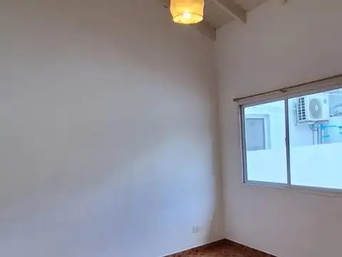Depto Tipo Casa en Alquiler en Versalles, $ 640.000
