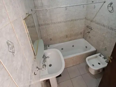 Depto Tipo Casa en Alquiler en Parque Chacabuco, $ 1.400.000