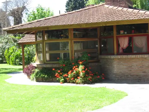 Casa 5 ambientes con 3 baños