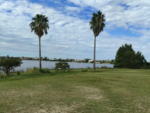 Terreno en Venta 99  mts Fondo