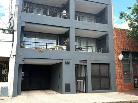 VENTA 2 AMBIENTES CON BALCON Y COCHERA