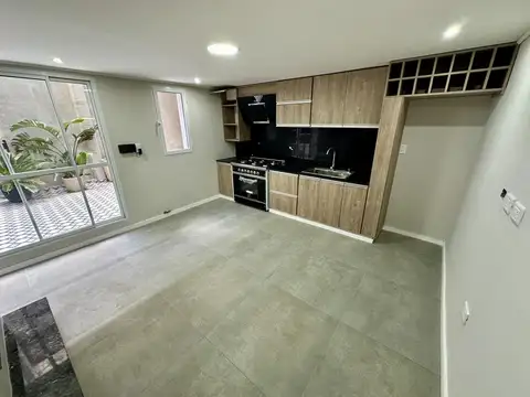 Casa en Pichincha con cochera-  A ESTRENAR - Reciclado integro