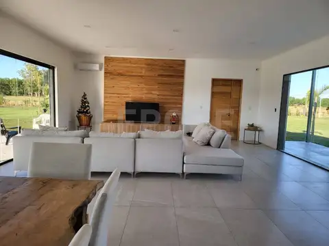 Casa en Venta en Mercedes, USD 300.000