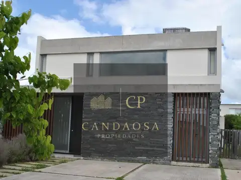 NEV. Hermosa casa interna con excelente orientacion en El Ca