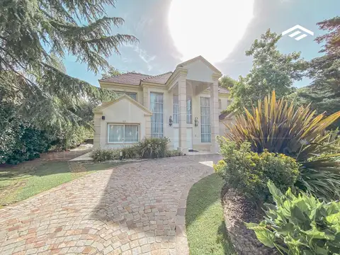 Casa en Alquiler de 4 dormitorios