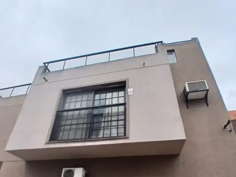 PH DE 3 AMBIENTES CON QUINCHO Y TERRAZA EN ALQUILER