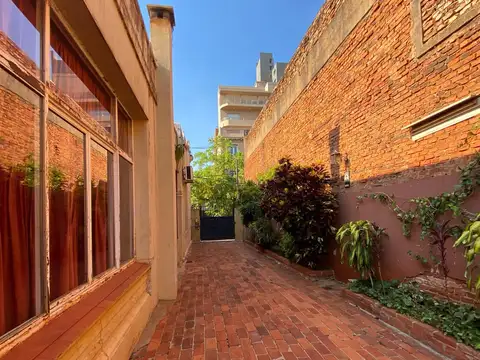 VENTA | CASA EN PLENO CENTRO DE POSADAS – OPORTUNIDAD ÚNICA