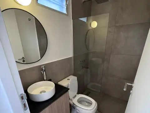 Hermoso Monoambiente reciclado y amueblado