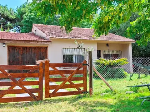 Casa a la Venta en Ostende Cochera Gas Natural