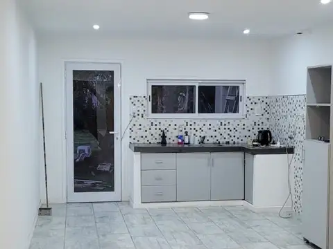 Casa 5 ambientes con 1 baño