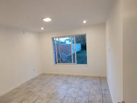 Casa en Alquiler con 1 cochera