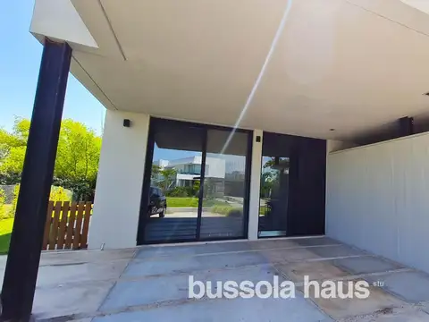 Casa 7 ambientes con 3 baños