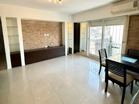 Tres Arroyos 800, Piso 4