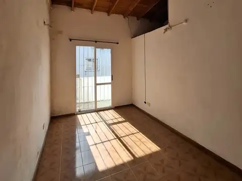 Depto Tipo Casa en Alquiler de 1 dormitorio
