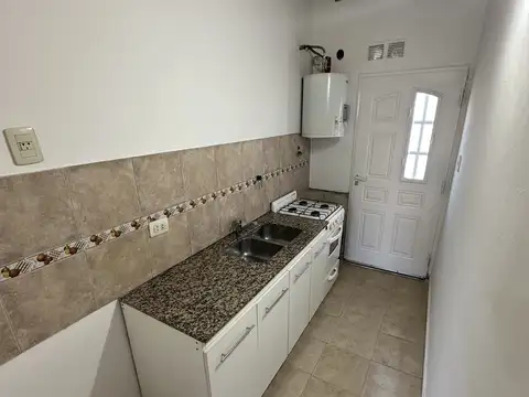 Depto Tipo Casa en Alquiler con 1 cocheras