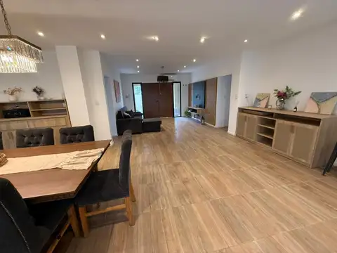 Casa en Venta en Coronel Dominguez, USD 170.000