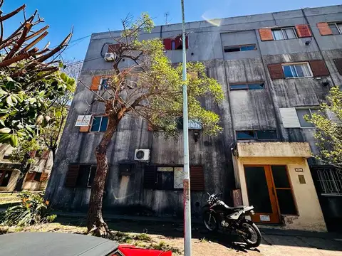 Departamento en venta de 5 ambientes en Berazategui.