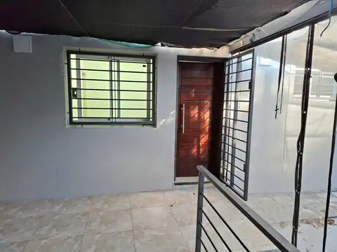 Casa en Alquiler con 1 cochera