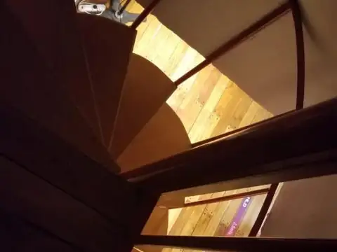 EN VENTA EN CIUDAD JARDIN GRAN CHALET EN HERMOSA ZONA SOBRE DOS LOTES DE TERRENO 600M2 - FICHA 8041