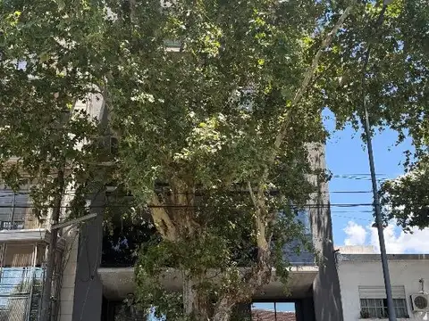 Av. Larrazabal 500, Piso 1