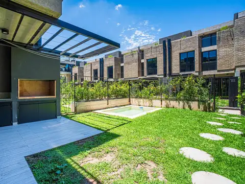VENTA - Casa de 3 dormitorios, patio, parrillero y pileta - Fisherton, Rosario.
