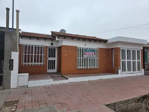 Casa en Venta Barrio Jardín Luzuriaga