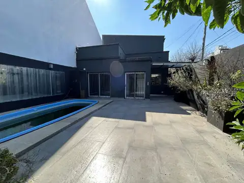 Casa 5 ambientes con 3 baños