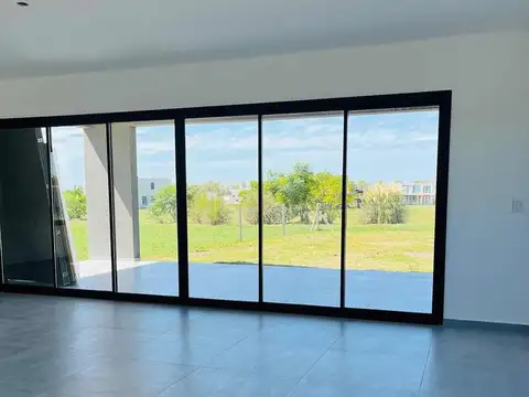 Casa en Venta en Complejo 46 Plaza, USD 190.000