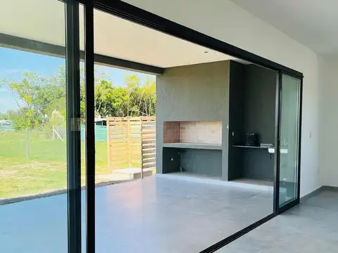 Casa En Venta En Santa Elisa Con Parrilla