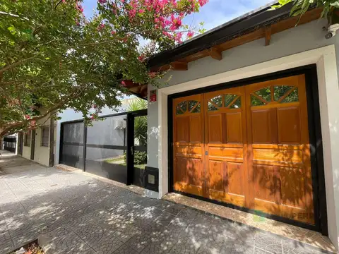 Casa 5 ambientes con 3 baños