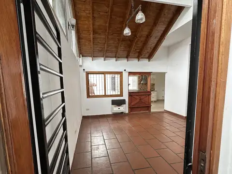 Depto Tipo Casa en Alquiler de 3 dormitorios