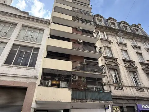 Departamento 3 Ambientes + Dependencia con Terraza Propia y Parrilla