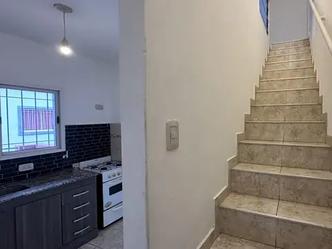 Depto Tipo Casa 3 ambientes con 1 baño