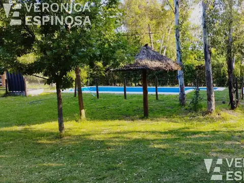 Casa de cuatro ambientes en venta, 20 de Junio.