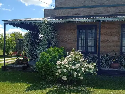 Casa en Venta con 4 cocheras