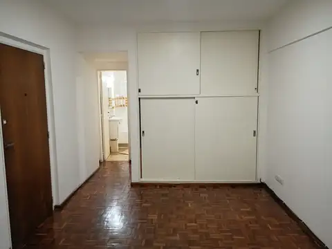 Departamento en Alquiler en Parque Chacabuco, $ 450.000