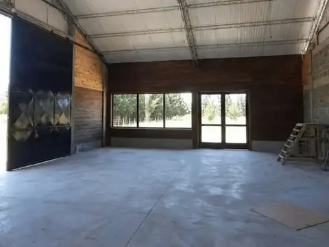 GALPON / LOCAL COMERCIAL EN ALQUILER 100