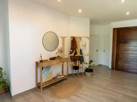 Casa en Venta con 5 cocheras