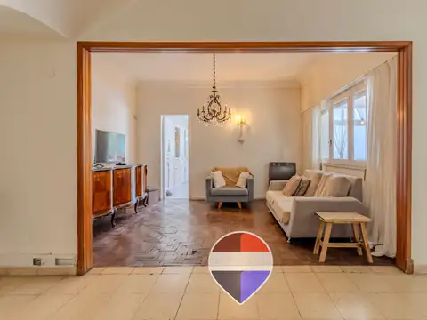 Casa en Venta con 2 cocheras