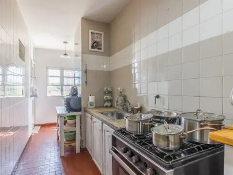 VENTA - DEPARTAMENTO 4 AMBIENTES - BALCÓN - FLORES