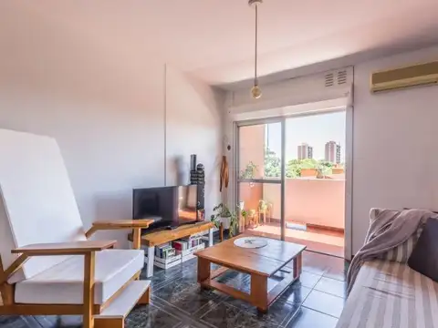 VENTA - DEPARTAMENTO 4 AMBIENTES - BALCÓN - FLORES