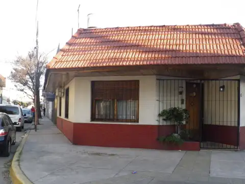 EXCELENTE CASA 5 AMBIENTES CON LOCAL