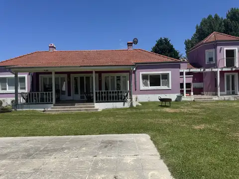 Quinta en Venta con 2 cocheras