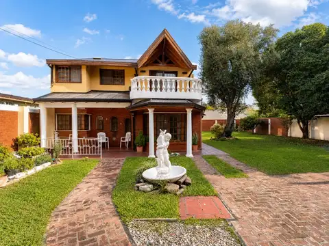 OPORTUNIDAD CASA QUILMES 2 LOTES
