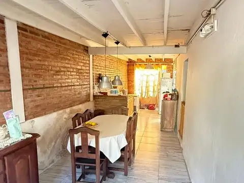 Casa 4 ambientes con 1 baño